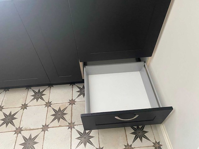 Keuken met apparatuur - afbeelding 20 van  26