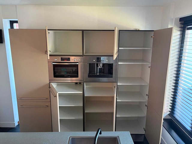 Keuken met apparatuur - afbeelding 1 van  5
