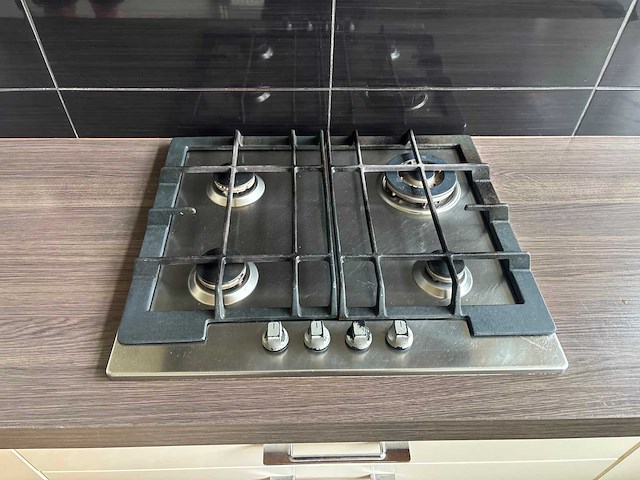 Keuken met apparatuur - afbeelding 6 van  23