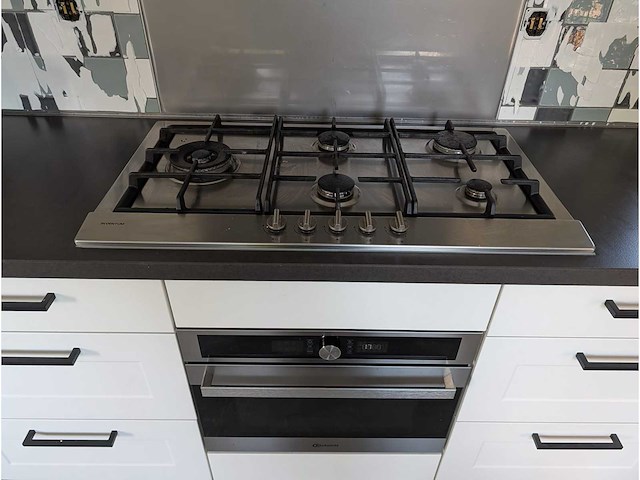 Keuken met apparatuur - afbeelding 3 van  6