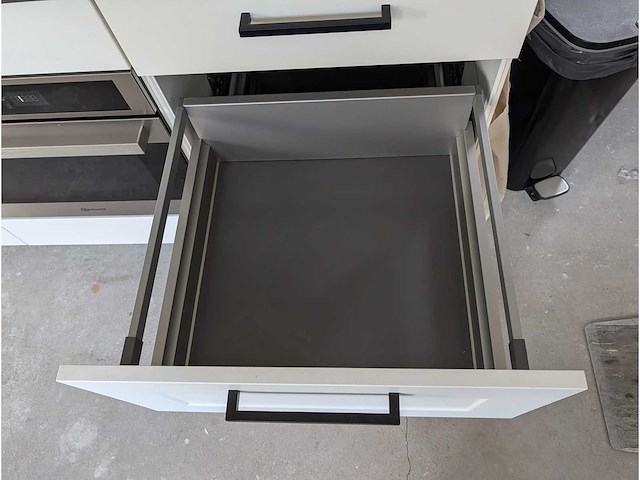 Keuken met apparatuur - afbeelding 5 van  6