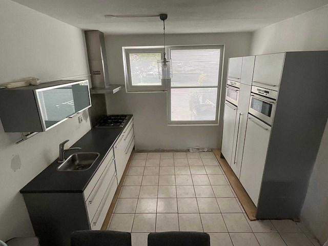 Keuken met apparatuur - afbeelding 12 van  35
