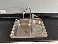 Keuken met apparatuur - afbeelding 3 van  25