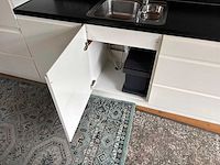 Keuken met apparatuur - afbeelding 4 van  25