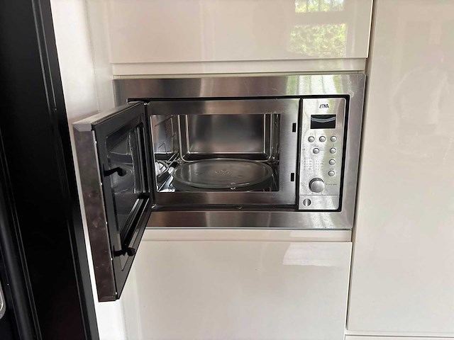 Keuken met apparatuur - afbeelding 20 van  25