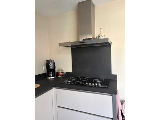 Keuken met apparatuur - afbeelding 2 van  30