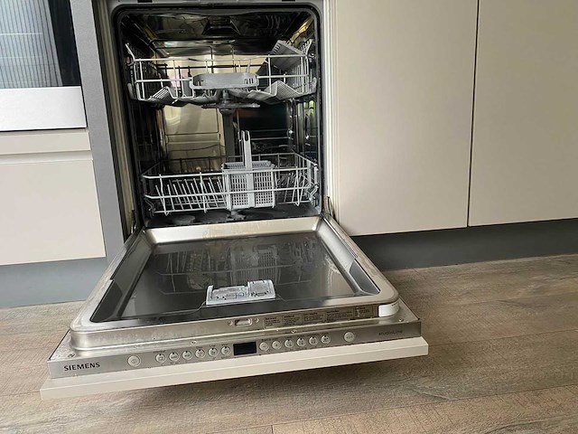 Keuken met apparatuur - afbeelding 9 van  30