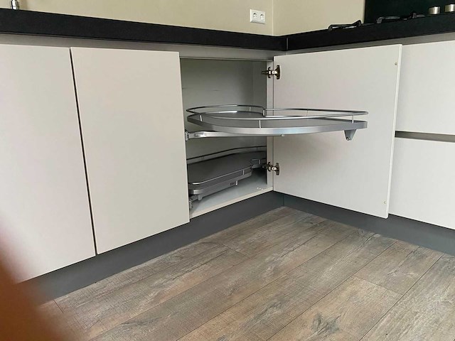 Keuken met apparatuur - afbeelding 25 van  30