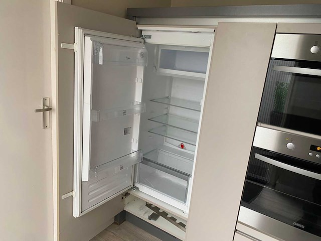 Keuken met apparatuur - afbeelding 26 van  30