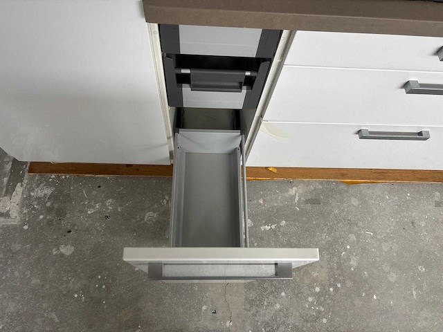 Keuken met apparatuur - afbeelding 3 van  22
