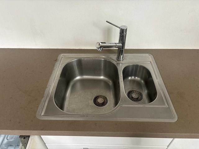 Keuken met apparatuur - afbeelding 8 van  22