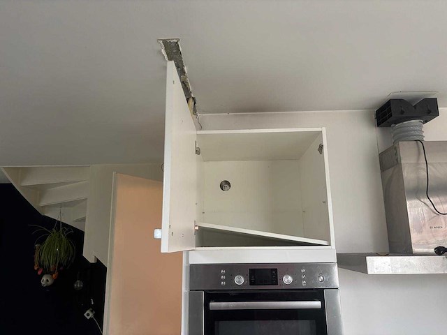 Keuken met apparatuur - afbeelding 17 van  22