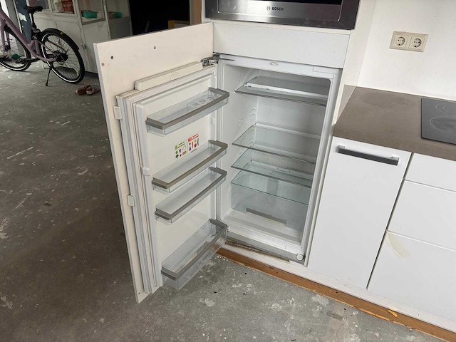 Keuken met apparatuur - afbeelding 18 van  22