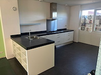 Keuken met apparatuur - afbeelding 1 van  4
