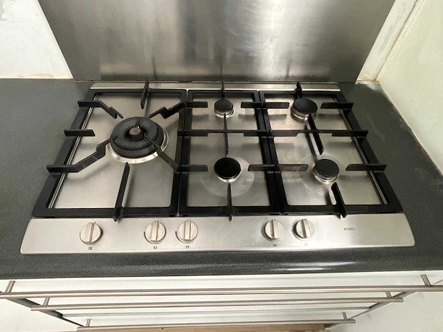 Keuken met apparatuur - afbeelding 5 van  24