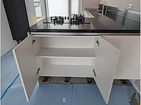 Keuken met apparatuur - afbeelding 3 van  6