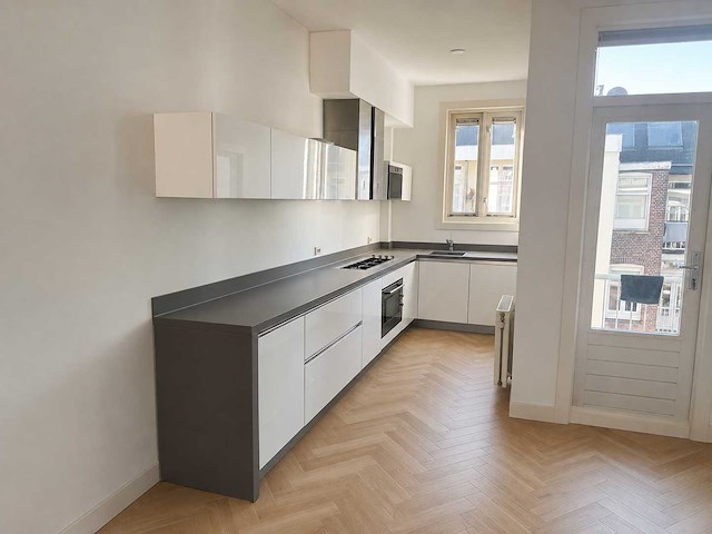 Keuken met apparatuur - afbeelding 1 van  28