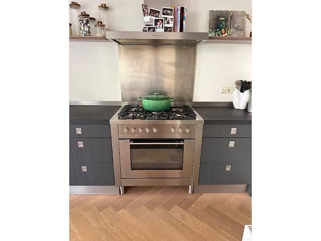 Keuken met apparatuur - afbeelding 9 van  21