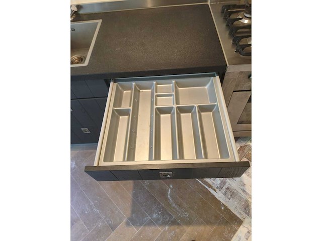 Keuken met apparatuur - afbeelding 21 van  21