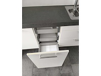 Keuken met apparatuur - afbeelding 2 van  16