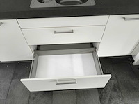 Keuken met apparatuur - afbeelding 4 van  16