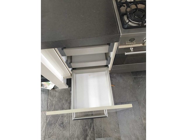 Keuken met apparatuur - afbeelding 10 van  16