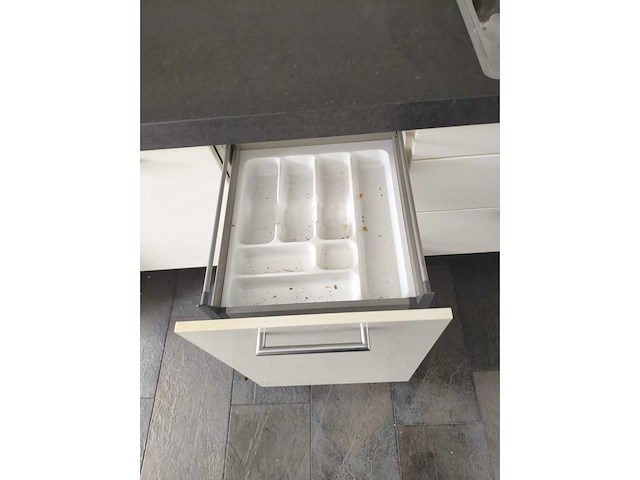 Keuken met apparatuur - afbeelding 16 van  16