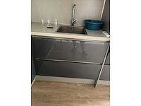 Keuken met apparatuur - afbeelding 17 van  26