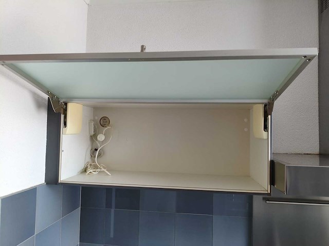 Keuken met apparatuur - afbeelding 11 van  19