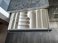 Keuken met apparatuur - afbeelding 13 van  19