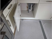 Keuken met ariston / whirlpool apparatuur - afbeelding 9 van  22