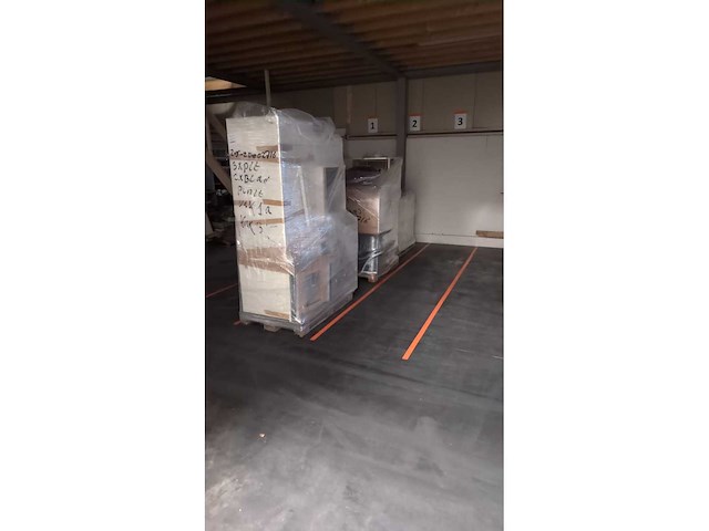 Keuken met ariston / whirlpool apparatuur - afbeelding 15 van  22