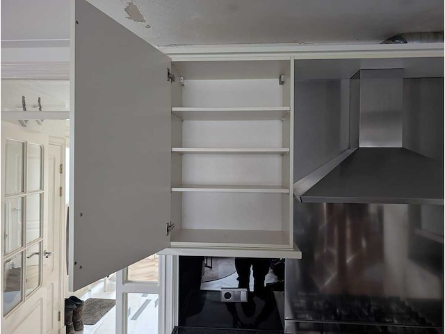 Keuken met ariston / whirlpool apparatuur - afbeelding 20 van  22