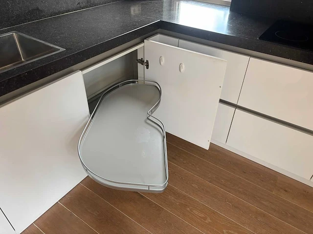 Keuken met atag apparatuur - afbeelding 2 van  36