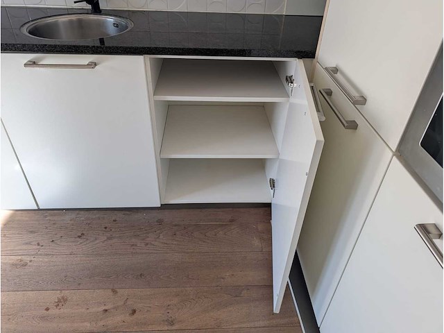 Keuken met atag / bosch apparatuur - afbeelding 1 van  6