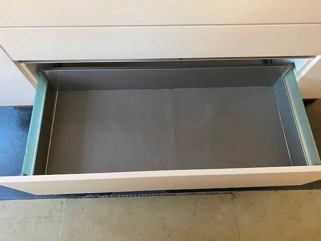 Keuken met atag / bosch apparatuur - afbeelding 2 van  30
