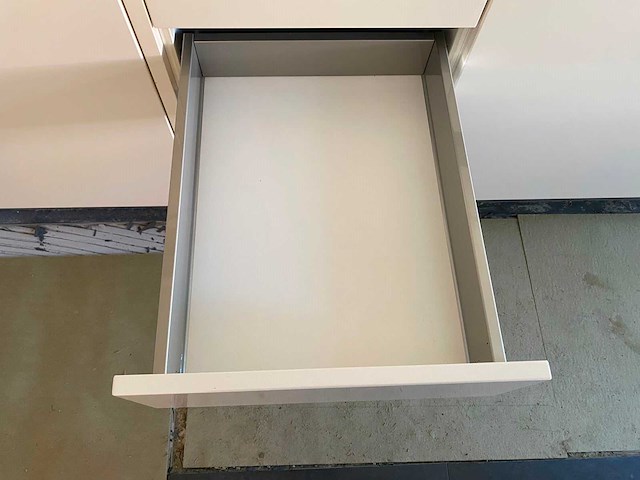 Keuken met atag / bosch apparatuur - afbeelding 13 van  30