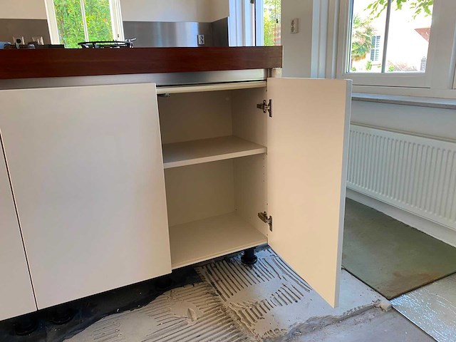 Keuken met atag / bosch apparatuur - afbeelding 27 van  30