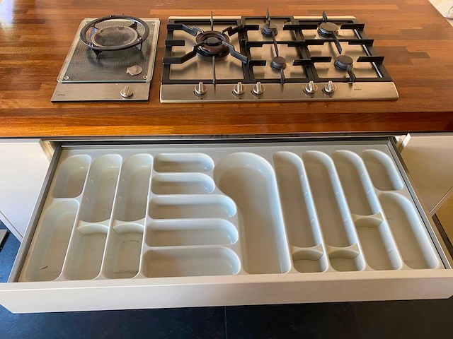 Keuken met atag / bosch apparatuur - afbeelding 28 van  30