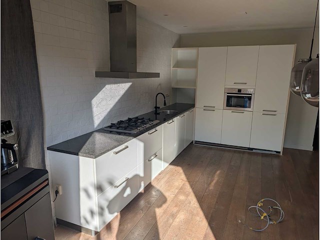 Keuken met atag / bosch apparatuur - afbeelding 1 van  28