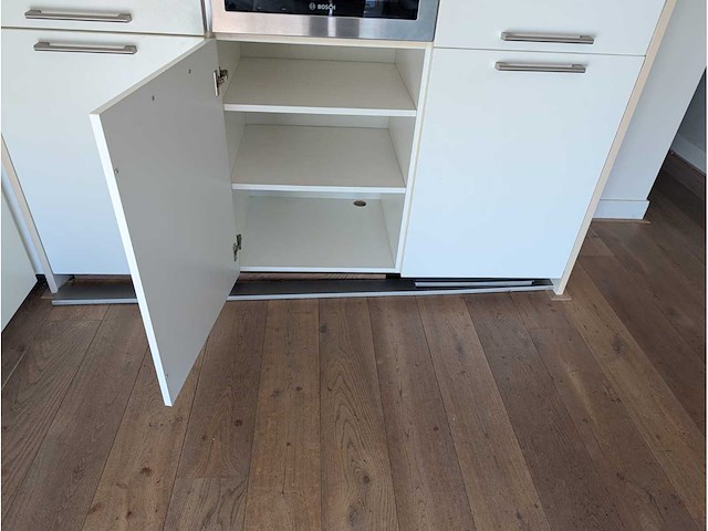 Keuken met atag / bosch apparatuur - afbeelding 15 van  28