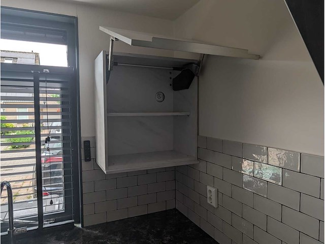 Keuken met atag / miele apparatuur - afbeelding 2 van  4