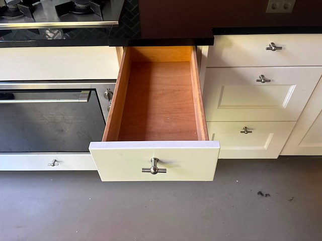 Keuken met atag / miele apparatuur - afbeelding 3 van  35