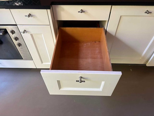 Keuken met atag / miele apparatuur - afbeelding 6 van  35
