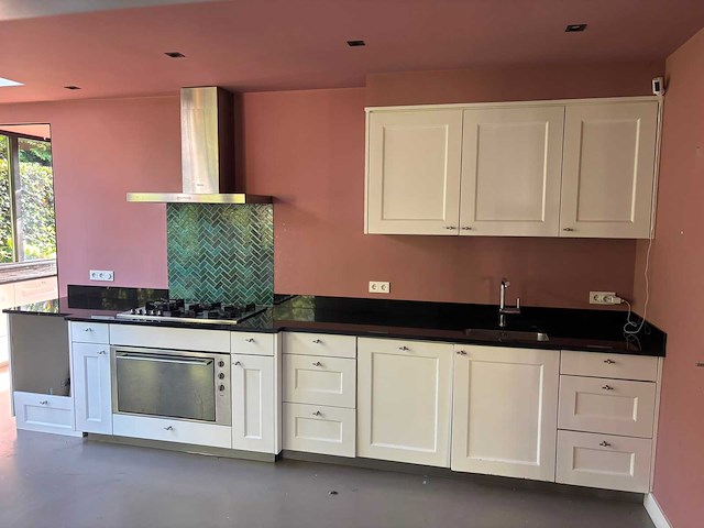 Keuken met atag / miele apparatuur - afbeelding 1 van  35