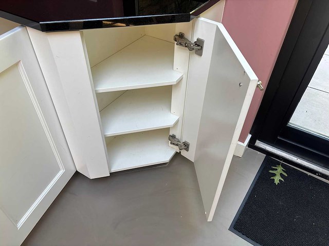 Keuken met atag / miele apparatuur - afbeelding 18 van  35