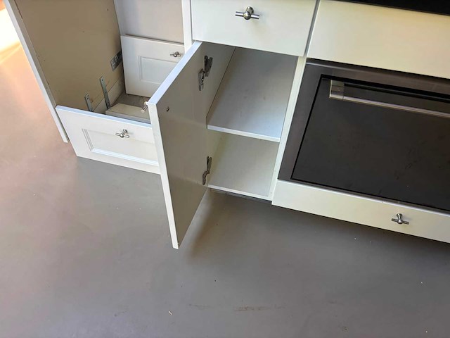 Keuken met atag / miele apparatuur - afbeelding 30 van  35