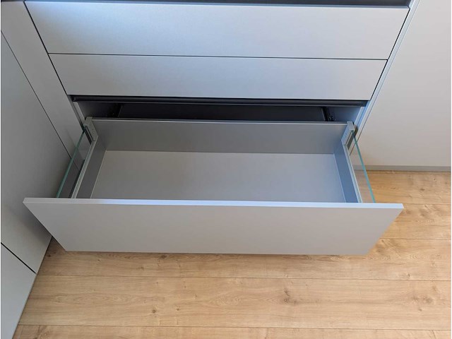 Keuken met atag/bosch/siemens apparatuur - afbeelding 2 van  18