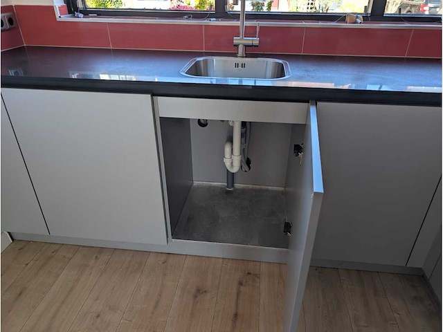 Keuken met atag/bosch/siemens apparatuur - afbeelding 13 van  18