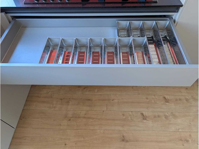 Keuken met atag/bosch/siemens apparatuur - afbeelding 14 van  14